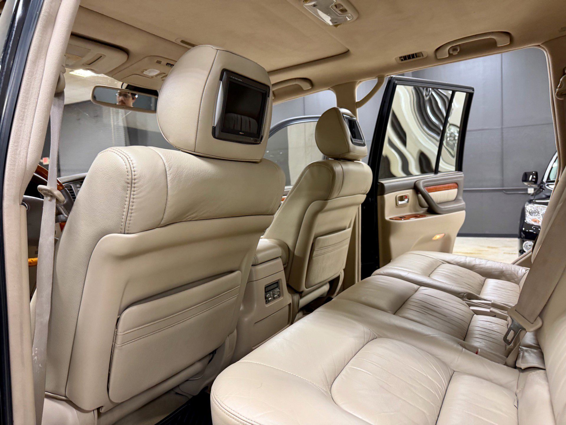 Used 2003 Lexus LX 470 4WD image 21