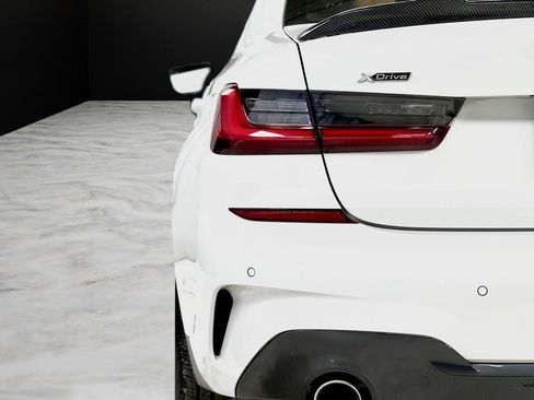 Used 2021 BMW 330i xDrive Sedan w/ M Sport Package AWD/4WD image 14
