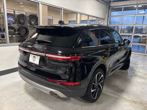 Used 2023 Lincoln Corsair Reserve w/ Equipment Group 202A image 7