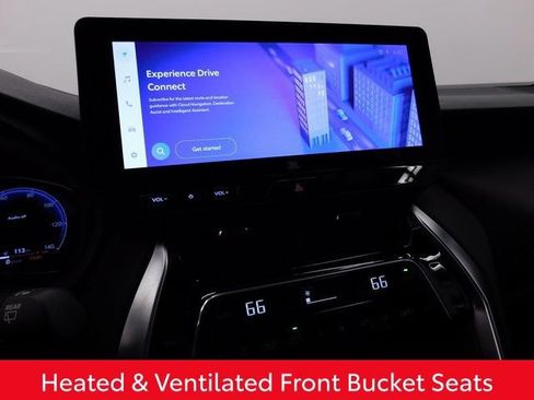 Used 2024 Toyota Venza Limited image 37