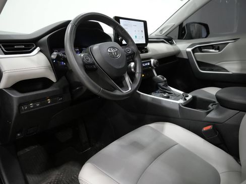 Used 2023 Toyota RAV4 XLE Premium AWD/4WD image 12