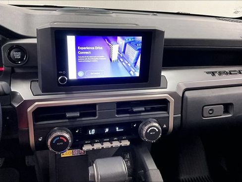 Used 2025 Toyota Tacoma SR5 AWD/4WD image 30