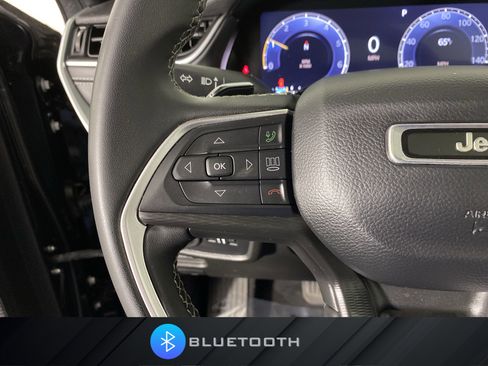 Used 2024 Jeep Grand Cherokee Laredo X AWD/4WD image 22