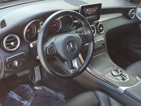 Used 2019 Mercedes-Benz GLC 300 4MATIC image 10