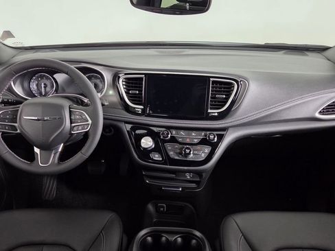 New 2026 Chrysler Pacifica Select image 36