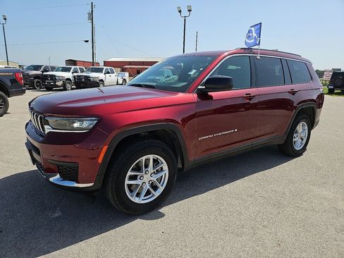 Used 2025 Jeep Grand Cherokee L Laredo AWD/4WD image 2