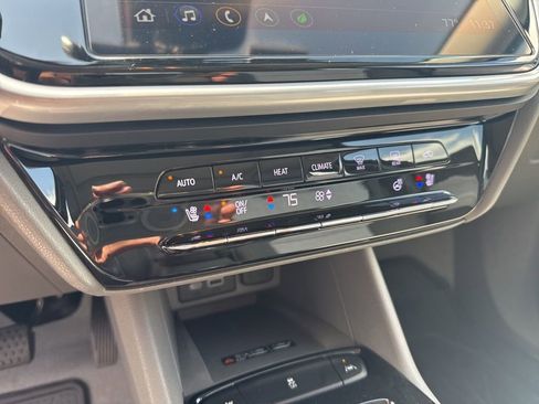 Used 2023 Chevrolet Bolt EUV Premier w/ Sun & Sound Package image 20