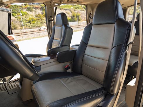 Used 2005 Ford Excursion Eddie Bauer image 30