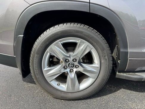 Used 2018 Toyota Highlander Limited AWD/4WD image 9