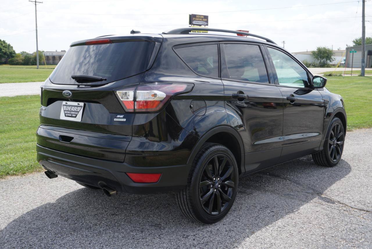 Used 2018 Ford Escape SE w/ SE Sport Appearance Package FWD image 20
