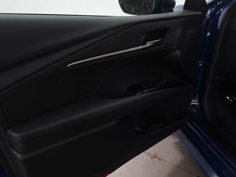 Used 2025 Toyota Camry LE image 21