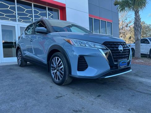Used 2024 Nissan Kicks SV image 3