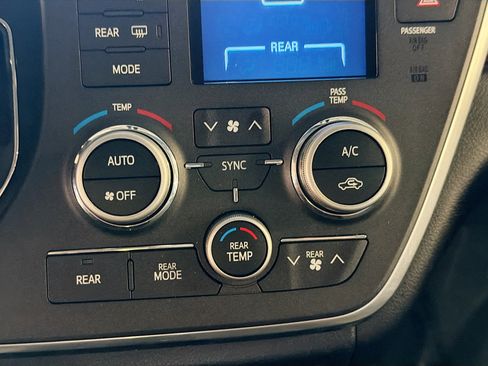 Used 2017 Toyota Sienna Limited Premium w/ Protection Package AWD/4WD image 23