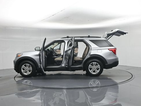 Certified 2021 Ford Explorer XLT w/ Equipment Group 202A AWD/4WD image 41
