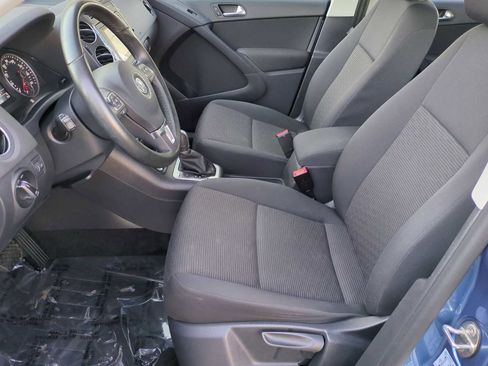 Used 2017 Volkswagen Tiguan Limited image 16