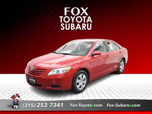 Used 2009 Toyota Camry LE FWD image 1