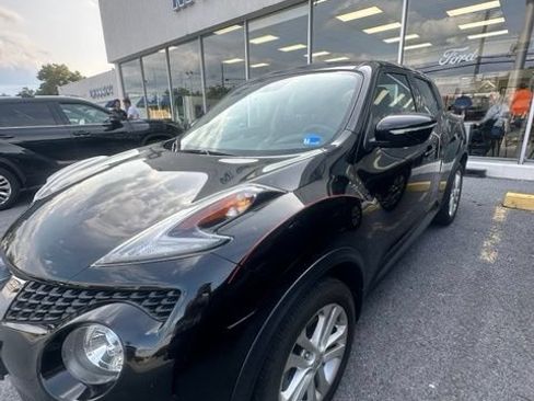 Used 2015 Nissan Juke S FWD image 2