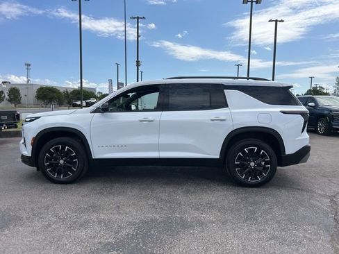New 2026 Chevrolet Traverse LT w/ Sun and Wheel Package FWD image 6