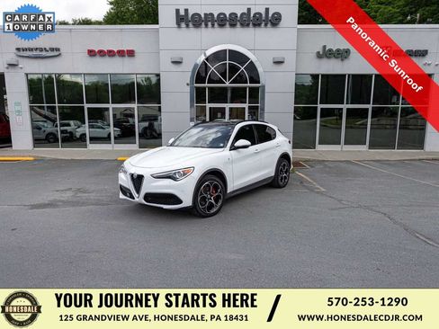 Used 2023 Alfa Romeo Stelvio Ti AWD/4WD image 1