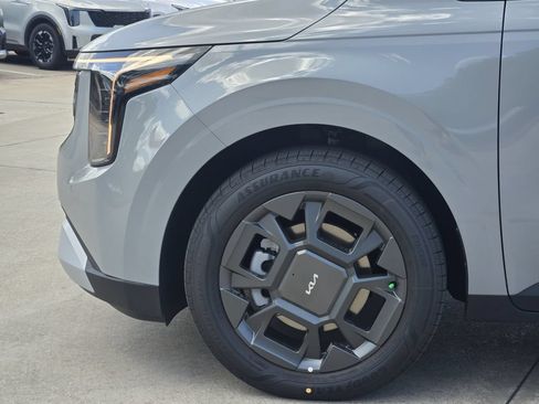 New 2026 Kia Carnival EX FWD image 5