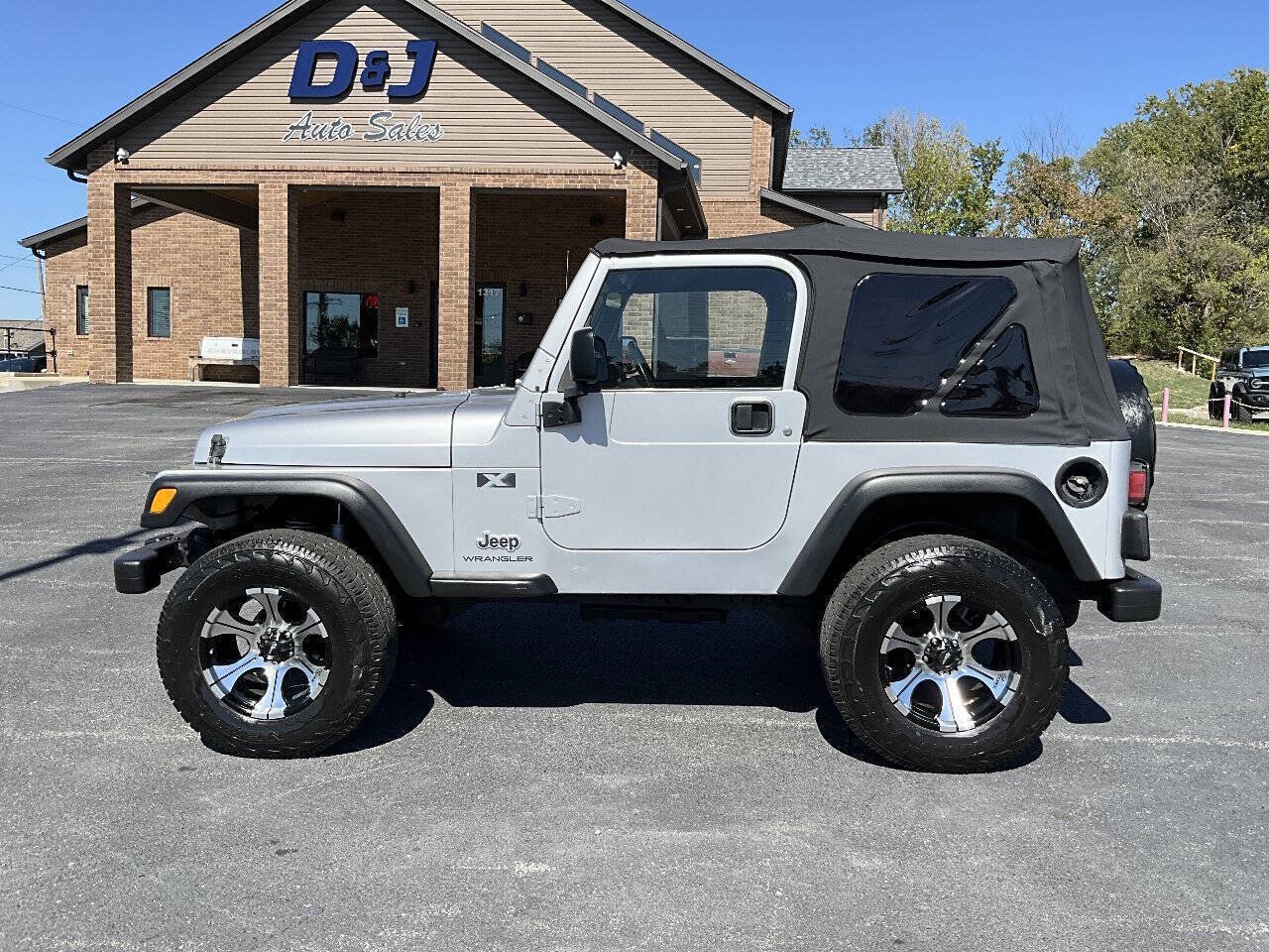 Used 2003 Jeep Wrangler X AWD/4WD image 2