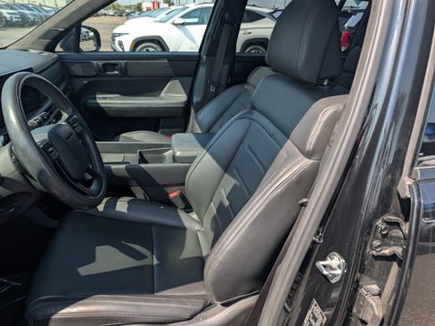 Used 2025 Hyundai Santa Fe Calligraphy AWD/4WD image 10