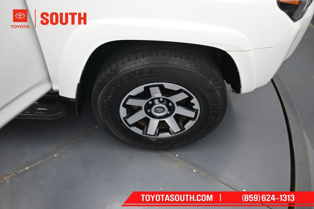 Used 2022 Toyota 4Runner TRD Off-Road Premium w/ Moonroof Package AWD/4WD image 31