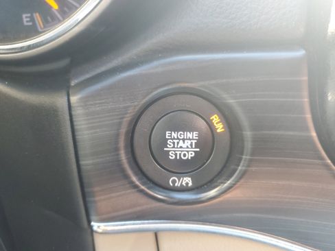 Used 2019 Jeep Grand Cherokee Limited image 24