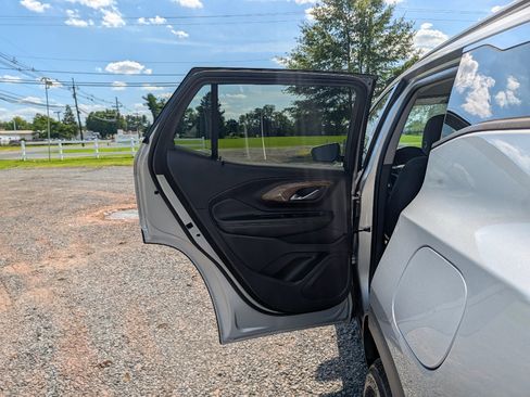 Used 2019 GMC Terrain SLE w/ Driver Convenience Package AWD/4WD image 10