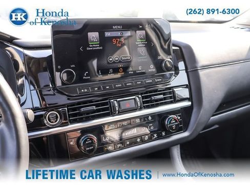 Used 2024 Nissan Pathfinder SL w/ SL Premium Package AWD/4WD image 19