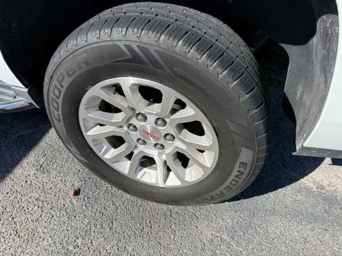 Used 2019 GMC Yukon SLT image 8