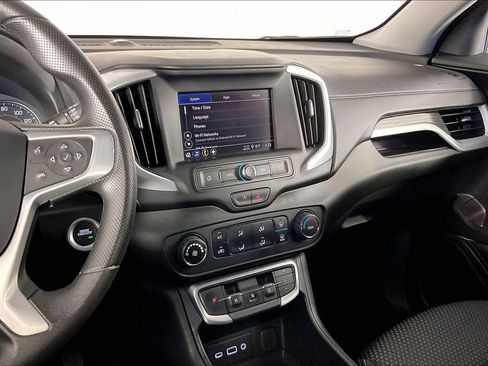 Used 2024 GMC Terrain SLE image 9