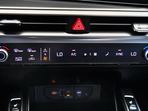Used 2025 Kia Sorento S w/ Panoramic Sunroof Package FWD image 28