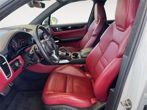 Used 2019 Porsche Cayenne Turbo AWD/4WD image 9