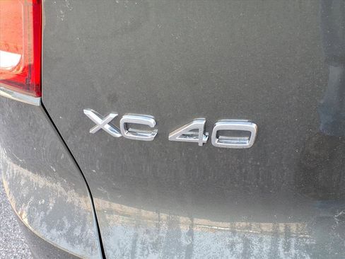 New 2026 Volvo XC40 B4 Core w/ Climate Package image 5