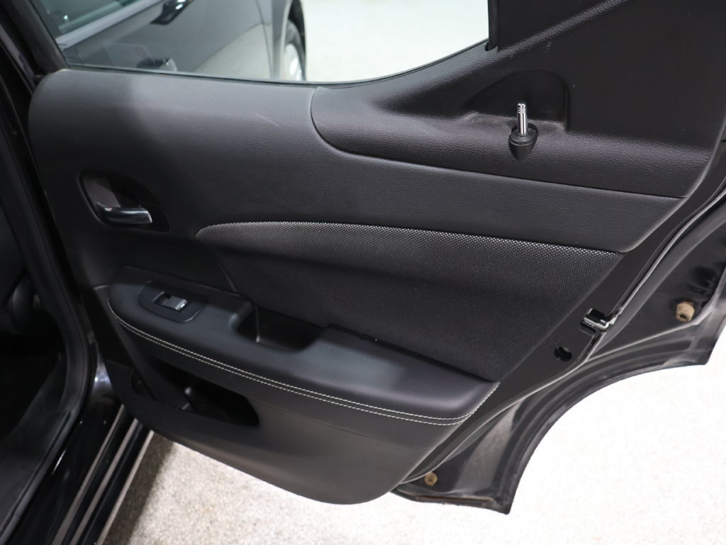 Used 2014 Dodge Avenger SE FWD image 20