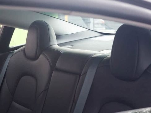 Used 2021 Tesla Model 3 Long Range image 32