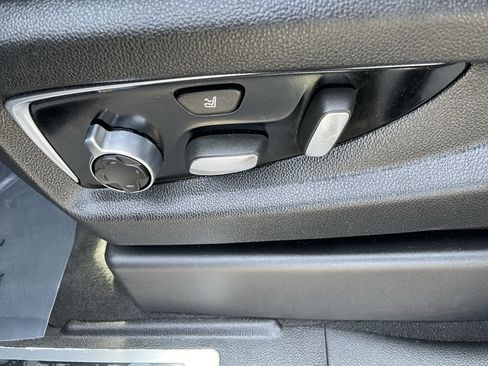 Used 2016 Cadillac Escalade Platinum AWD/4WD image 13