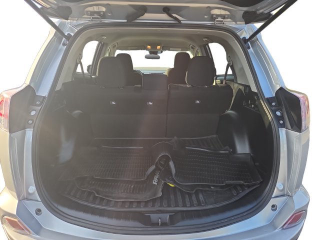 Used 2018 Toyota RAV4 LE w/ All Weather Liner Package AWD/4WD image 19