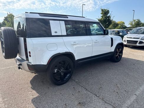 Used 2024 Land Rover Defender 110 S AWD/4WD image 5