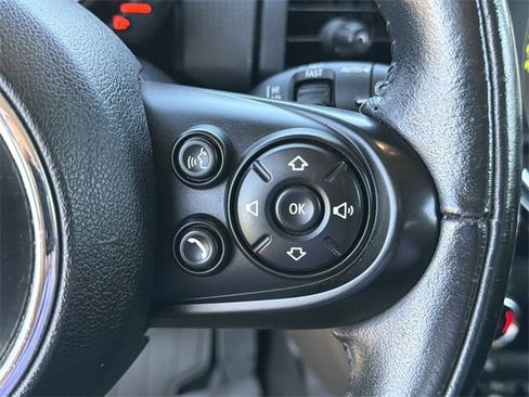 Used 2017 MINI Cooper 4-Door Hardtop image 24