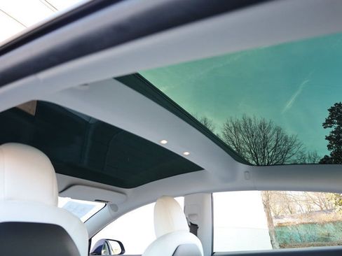 Used 2022 Tesla Model 3 Long Range image 19