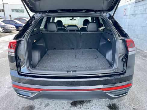 Used 2022 Volkswagen Atlas Cross Sport SE image 35