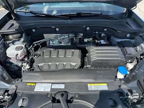 Used 2025 Volkswagen Atlas SE AWD/4WD image 12