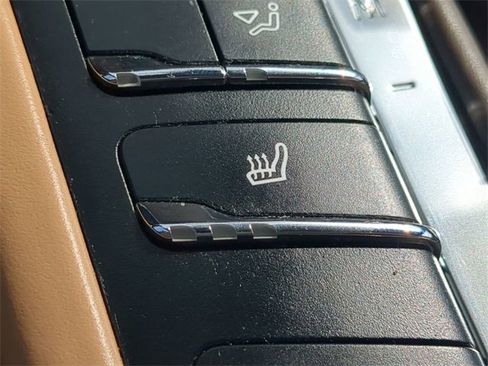 Used 2016 Porsche Macan S image 20