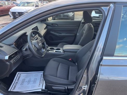 Used 2025 Nissan Altima 2.5 S image 18