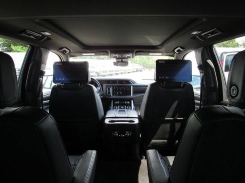 Used 2023 GMC Yukon XL Denali w/ Denali Reserve Package AWD/4WD image 36