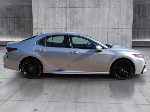 Used 2024 Toyota Camry XSE FWD image 6