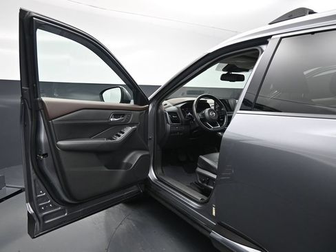 Used 2023 Nissan Rogue SL w/ SL Premium Package FWD image 8