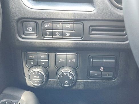 Used 2023 Chevrolet Tahoe Z71 w/ Z71 Off-Road Package image 23